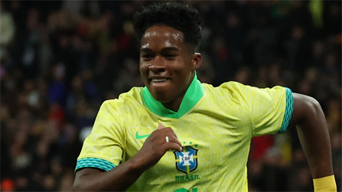 Real Madrid loanee Endrick tipped to seal 'very special' Man Utd transfer after showing mental strength at Lyon