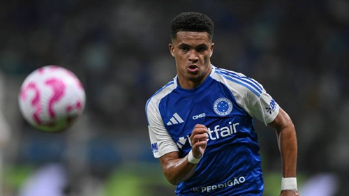 Borussia Dortmund land another exciting teenage talent with €12m signing of left-back from Brazilian giants Cruzeiro