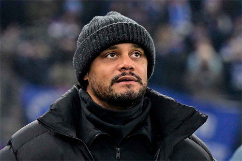 Bayern plan talks with Tottenhan defender as 