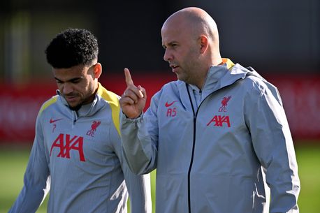 Liverpool news: Mo Salah 'in transfer talks' as Arne Slot gives worrying injury update