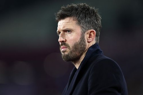 Man Utd news: Michael Carrick singles out star after streak ends as transfer stance clear