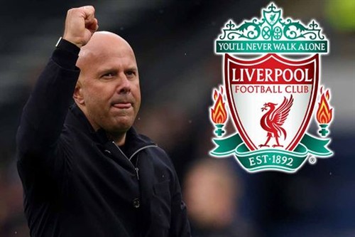 Liverpool news: Arne Slot takes drastic action as £87m transfer war with Man Utd heats up