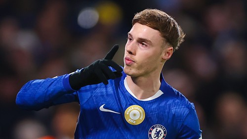 Sign Darwin! Chelsea told Nunez could be another Dennis Bergkamp as Blues legend talks up transfer for ex-Liverpool forward