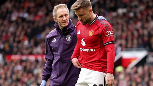 Man Utd hit by injury blow as Luke Shaw limps out of Crystal Palace clash in first half