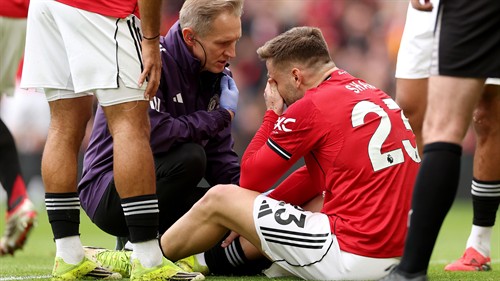 Man Utd hit by injury blow as Luke Shaw limps out of Crystal Palace clash in first half