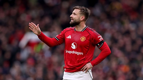 Man Utd hit by injury blow as Luke Shaw limps out of Crystal Palace clash in first half