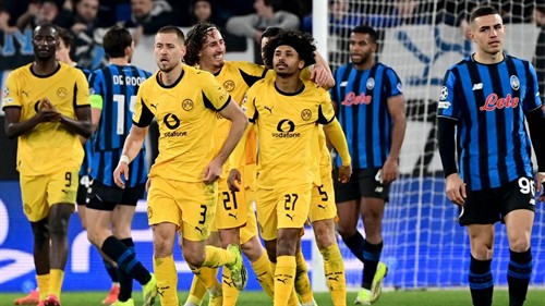 Karim Adeyemi stalls on new Borussia Dortmund contract as Man Utd target eyes dream move to Premier League