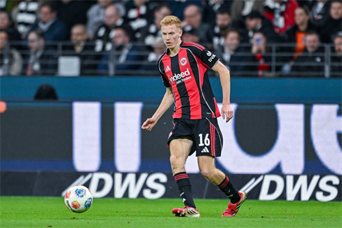 Arsenal set to prioritise bid for Eintracht Frankfurt midfielder Larsson
