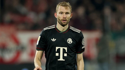 Bayern Munich director confirms contract talks with full-back 'on hold' despite Bundesliga giants' hope for new deal