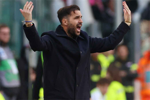 Real Madrid make contact with receptive Como coach Cesc