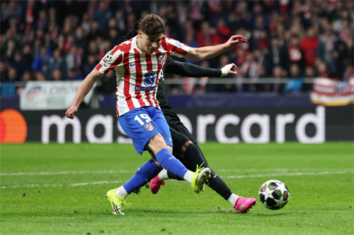 Alvarez refuses to commit to Atletico Madrid after 2-goal blast