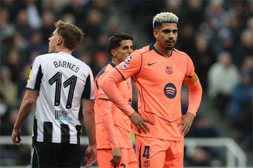 Liverpool eye cut price deal for Barcelona defender Ronald Araujo