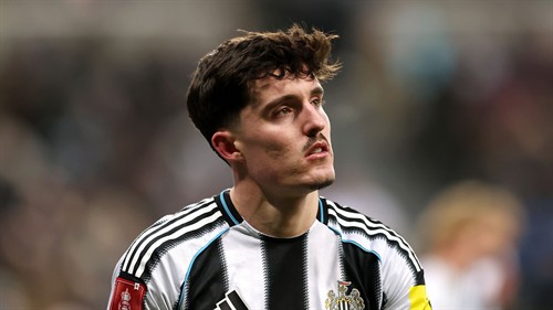 Arsenal plotting Tino Livramento transfer swoop as Newcastle extension talks put on hold