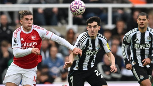 Arsenal plotting Tino Livramento transfer swoop as Newcastle extension talks put on hold