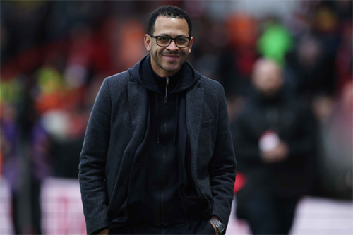 Rosenior reveals shift in transfer policy at Chelsea