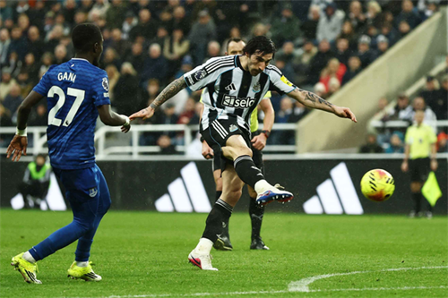 Agent talks up Arsenal, Man City options for Newcastle midfielder Tonali