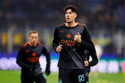 Alessandro Bastoni keen on Barcelona move with Inter sale likely