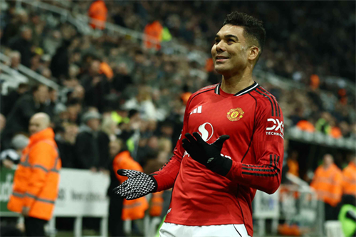 Man United's Casemiro offered to top Serie A sides