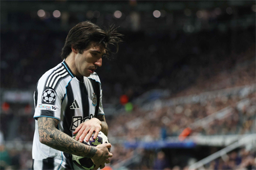 Newcastle's Sandro Tonali set for €100m transfer battle as Manchester giants circle