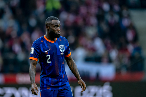 Sunderland's Geertruida to replace injured Jurrien Timber in Netherlands squad