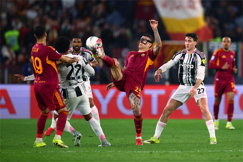 Barcelona watching Juventus fullback Cambiaso