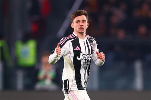 Liverpool eye Juventus winger Conceicao as shock Salah replacement