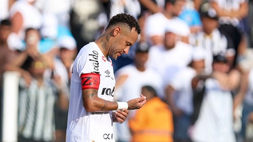 Ex-Brazil star suggests Neymar 'doesn't want to go to the World Cup' as Ronaldo comparison made