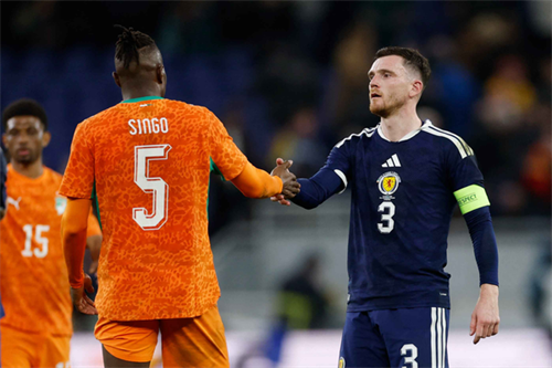 Liverpool fullback Robertson agrees Tottenham move