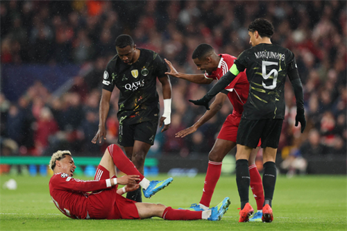 Liverpool's Hugo Ekitike stretchered off against PSG in potential World Cup blow