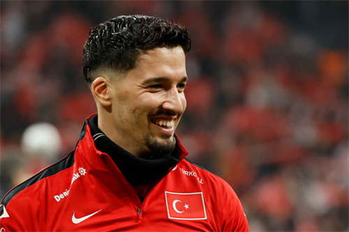 Besiktas reach terms with Man Utd keeper Bayindir