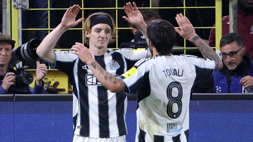 Sandro Tonali & Anthony Gordon given ‘in or out’ transfer ultimatum by Newcastle boss Eddie Howe amid Man Utd & Liverpool speculation