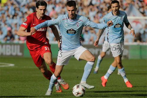 Arsenal watching Celta Vigo defender Mingueza
