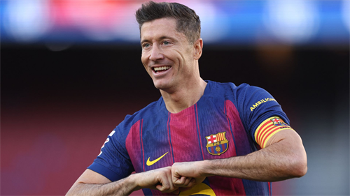 Robert Lewandowski to Liverpool? Why veteran striker would be the wrong choice for Reds despite Hugo Ekitike injury & free transfer from Barcelona beckoning