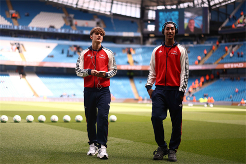 Arsenal's Salmon pens pre-contract agreement: I just want to give everything to the club!