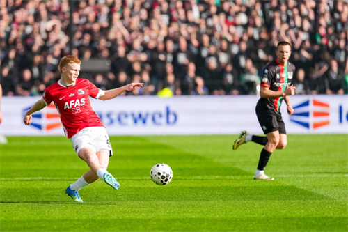 Van der Vaart: Real Madrid best option for Smit