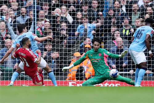 Juventus join interest in Man City keeper Trafford