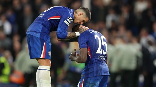 Enzo & Caicedo 'not leaders' & 'don't deserve' to play for Chelsea