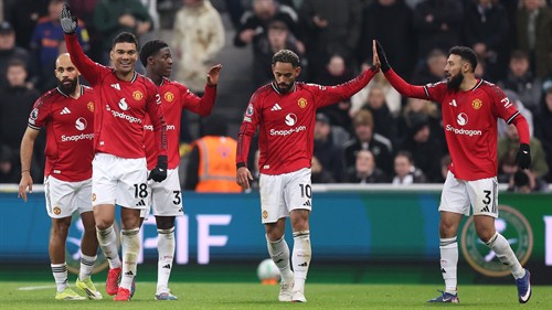 Pogba reveals what he thinks of Mainoo as he's asked if he should quit Man Utd