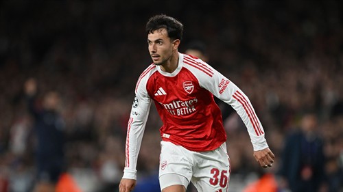 Arsenal star no Pirlo or Scholes after ‘struggling for weeks’