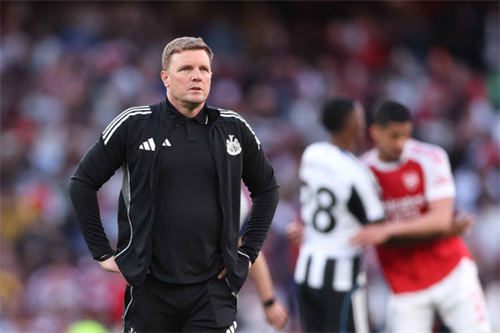Merson: Chelsea chiefs would love to hire Howe