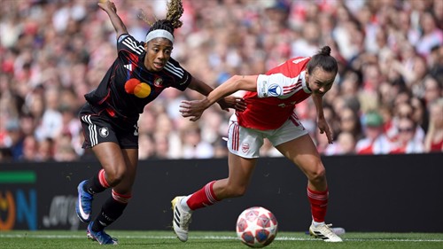 Smith comes up big as Arsenal take lead in UWCL semis