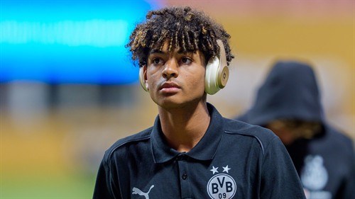 Dortmund's Albert becomes youngest American to play in Bundesliga