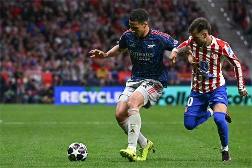 Atletico Madrid 1-1 Arsenal: Arsenal have late penalty ruled out but still leave Madrid with first-leg draw