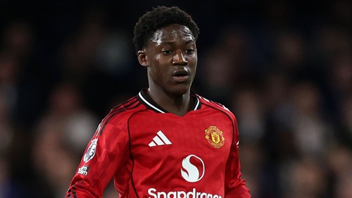 Official: Man Utd announce mega new Mainoo deal
