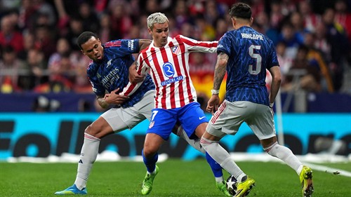 Alvarez bounces back to earn draw for Atletico