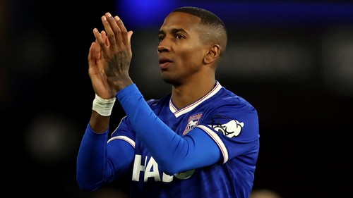 Tributes flood in as Ashley Young makes major career announcement