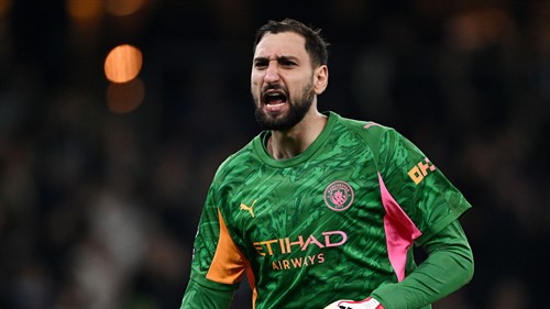 Donnarumma signs 'long-term contract' with childhood sweetheart