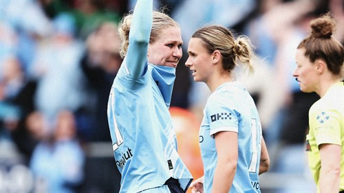Rebecca Knaak, you hero! Late goal seals huge win for WSL leaders