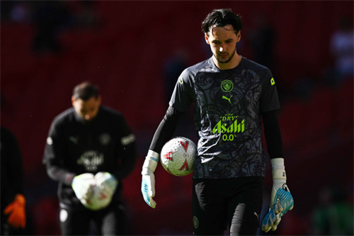 Newcastle want another Premier League goalkeeper after James Trafford