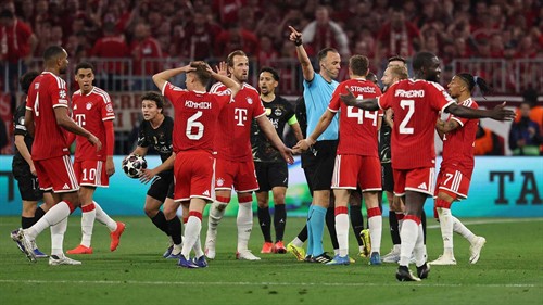 Kompany is fuming over a major refereeing controversy at FC Bayern